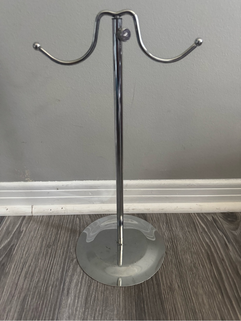 Metal Bag Display Stand
